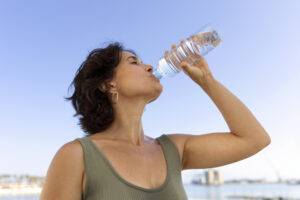 quantos-litros-agua-devemos-tomar